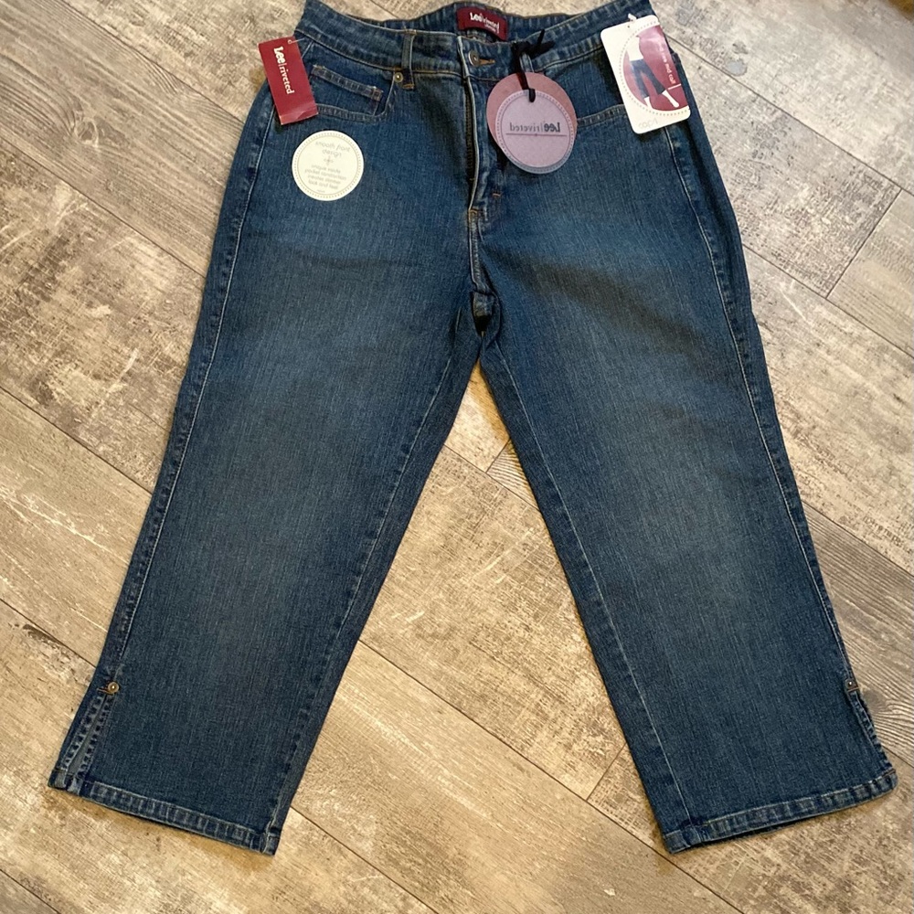 Lee riveted capri jeans. Size 10. NWT